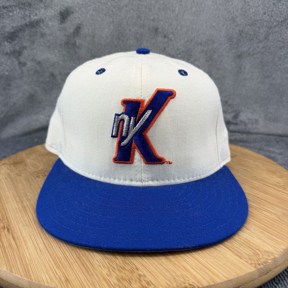New York Knicks Vtg Hat Cap Fitted Kids 6 3/4 White Blue NBA Wool USA Seconds